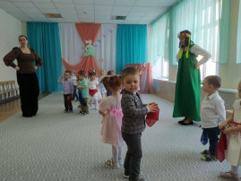 Международному женский день в группе "Бусинки" Международному женский день в группе "Бусинки".
