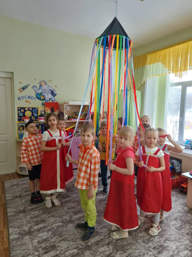 "Широкая Масленица" в подготовительной группе "Непоседы" "Широкая Масленица" в подготовительной группе "Непоседы".