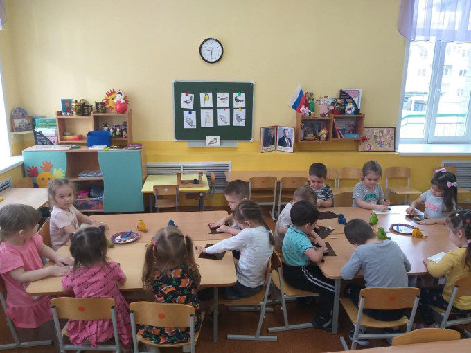 Лепка "Птицы" В младшей группе "Почемучки" Лепка "Птицы" В младшей группе "Почемучки".